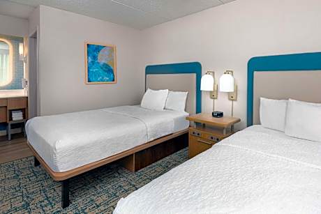 One-Bedroom Suite with Two Double Beds - Non-Smoking