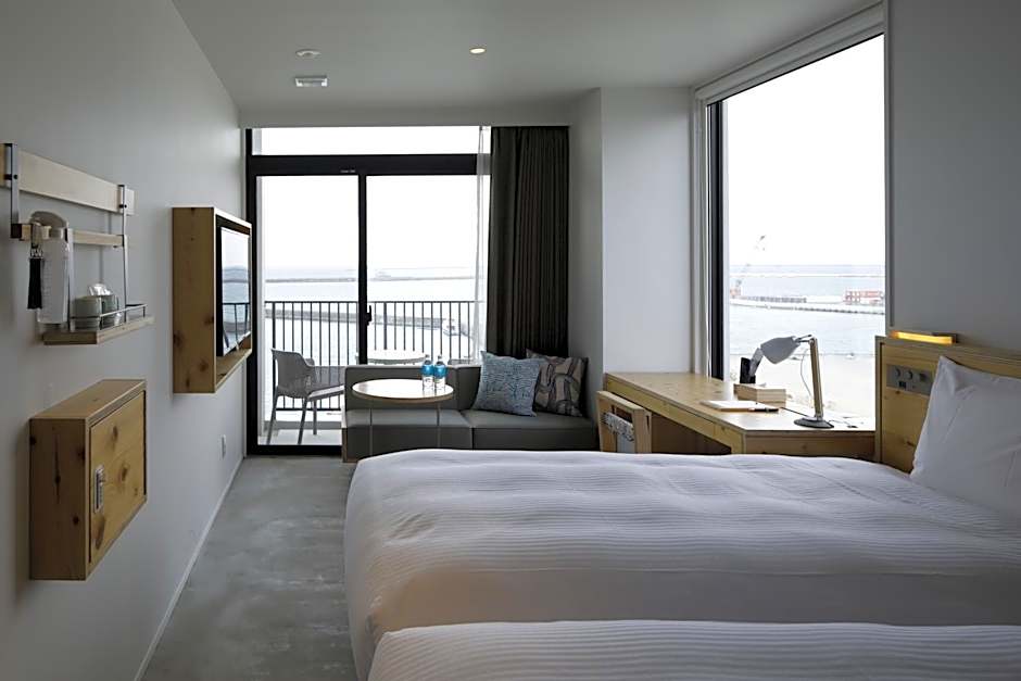 Photo 1 of 2 of 2 Beds, Corner, Sea View