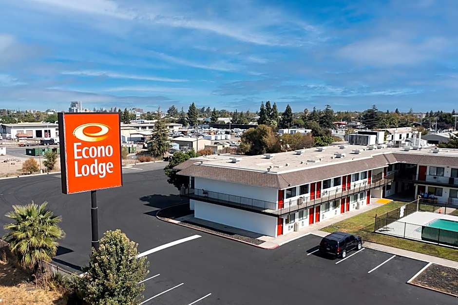 Econo Lodge Stockton near I-5 Fairgrounds