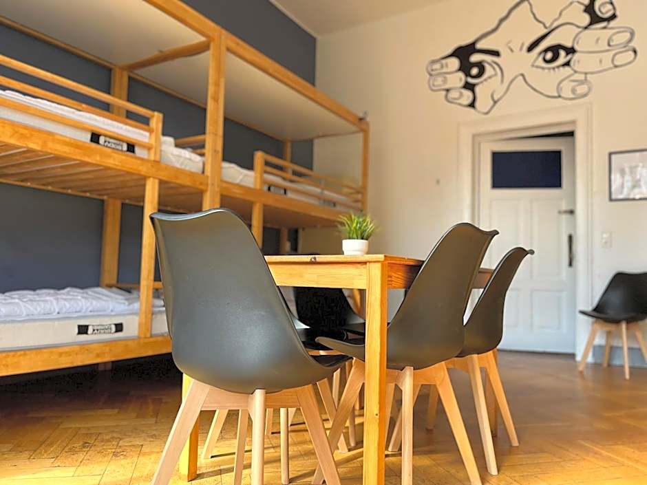 Blue Doors Hostel Altstadt