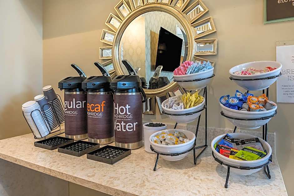 Country Inn & Suites by Radisson, Grandville-Grand Rapids West, MI