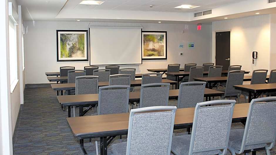 Holiday Inn Express & Suites - Jacksonville W - I295 and I10 By IHG