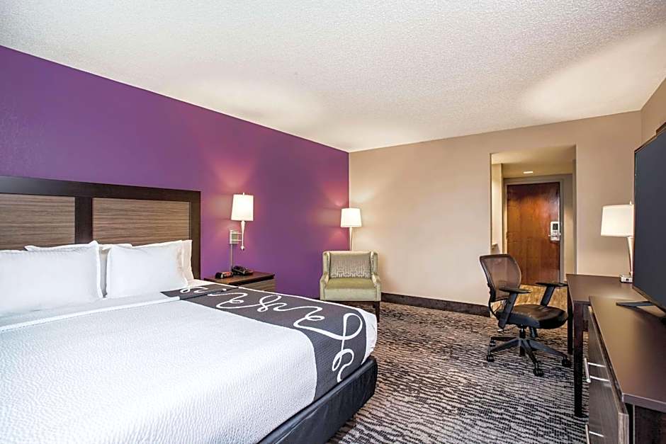 La Quinta Inn & Suites by Wyndham Clearwater South