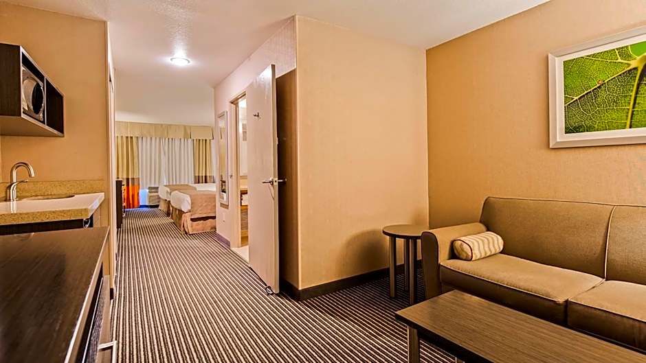 Best Western Plus Rama Inn