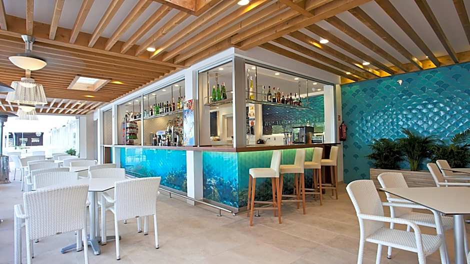 Puerto Azul Suite Hotel