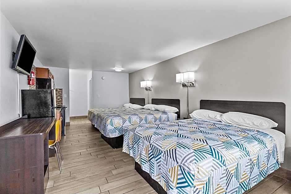 Photo 1 of 12 of Superior 1 Queen Bed