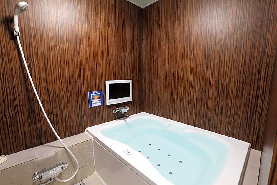 HOTEL C-PLUS - Adult Only