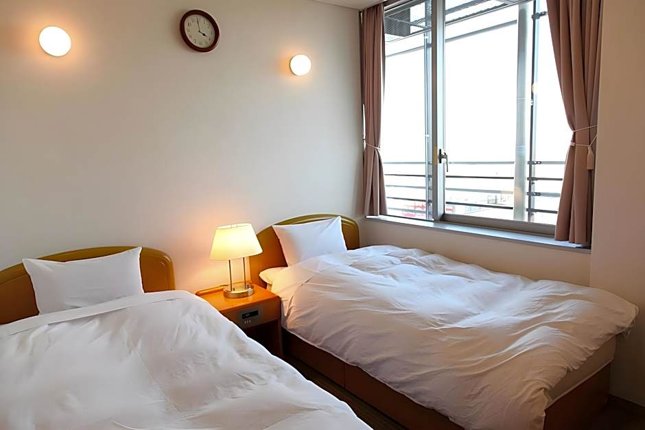 Shin Osaka Youth Hostel