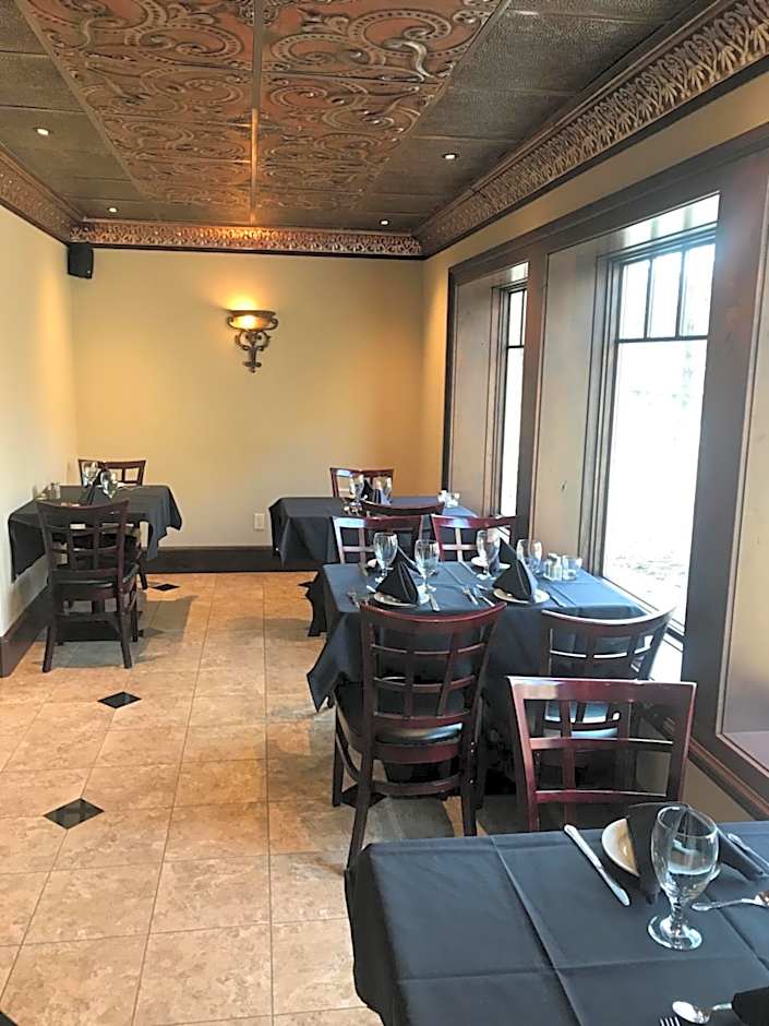 Riverside Hot Springs Inn & Spa - Adults Only