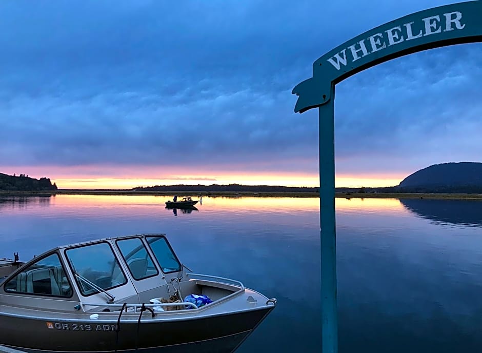 Wheeler on the Bay Lodge and Marina