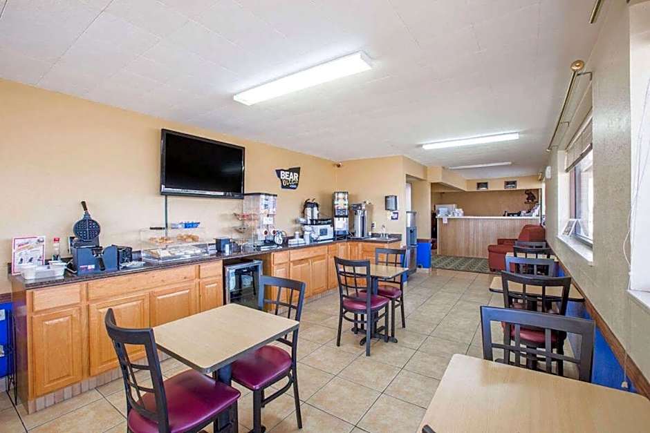 Travelodge by Wyndham Great Bend