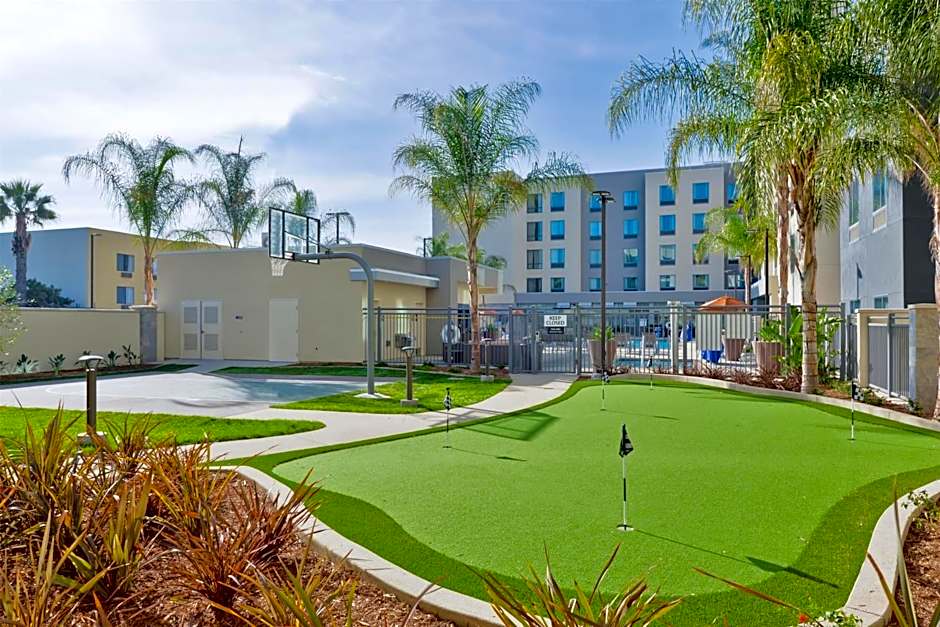 Homewood Suites by Hilton Anaheim Resort