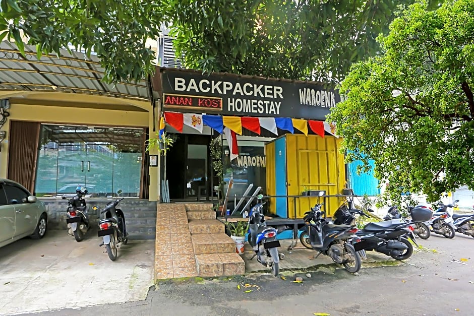 SUPER OYO 92262 Backpacker Homestay Cibubur