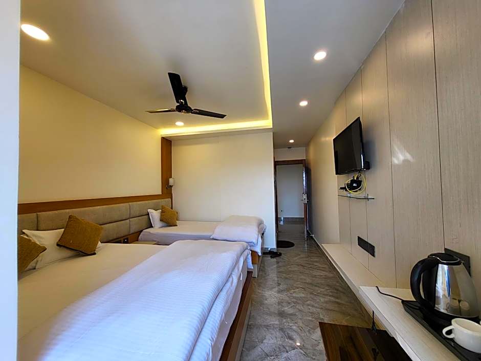 Photo 1 of 7 of 1 Double Bed or 2 Beds, City View