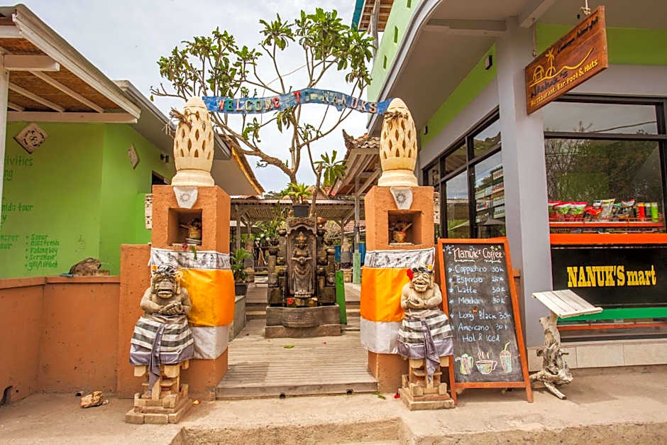 Nanuk's Bungalows