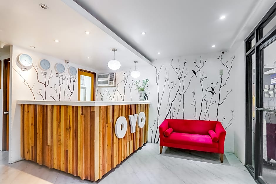 OYO 406 Royal Parc Inn & Suites