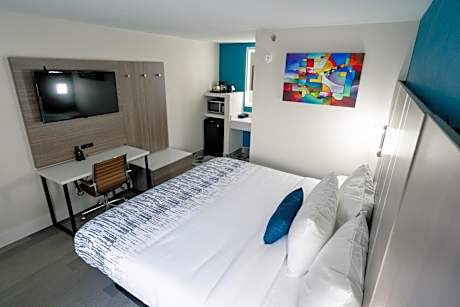 Standard King Room - Non-Smoking