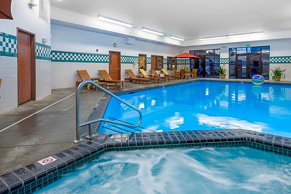 Wood River Inn & Suite