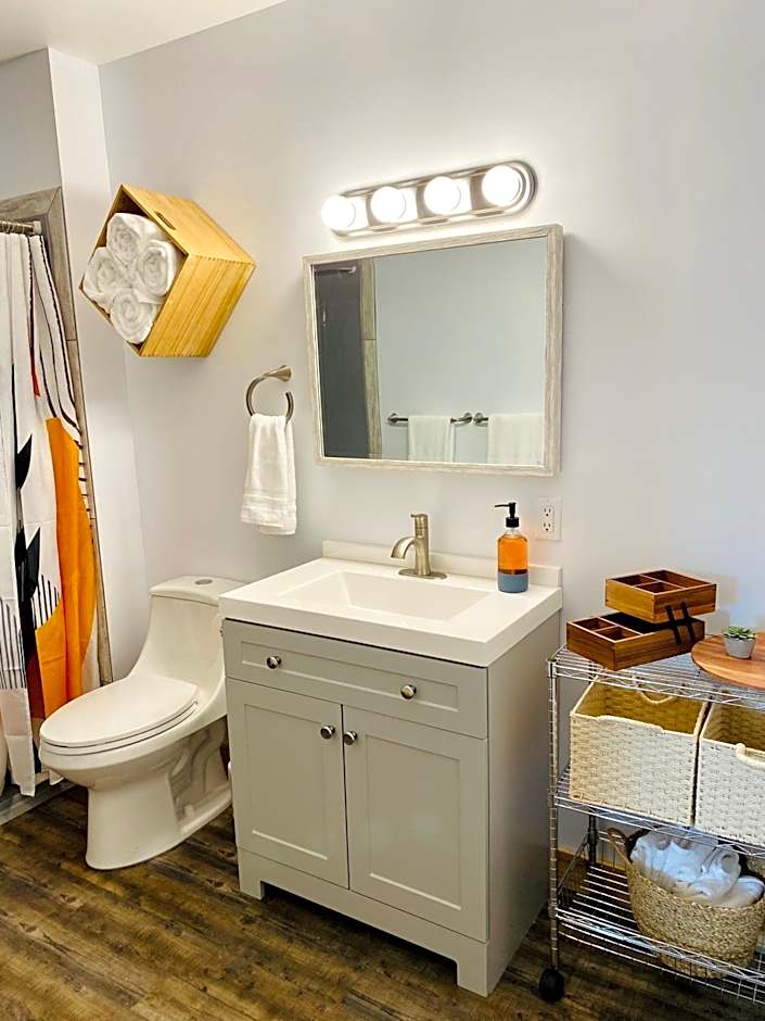 The Darmont Hotel and Suites