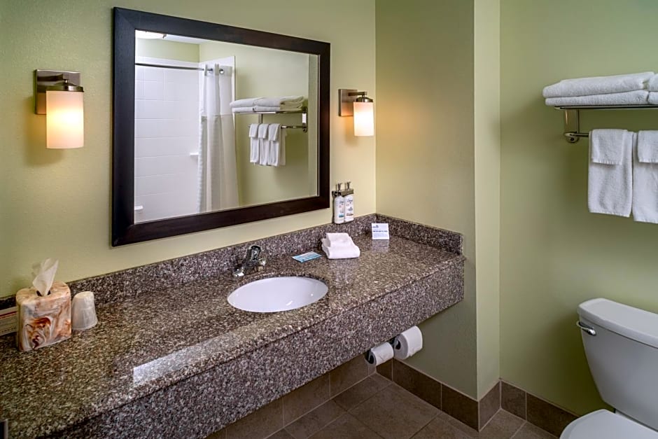 Holiday Inn Express & Suites Lebanon By IHG