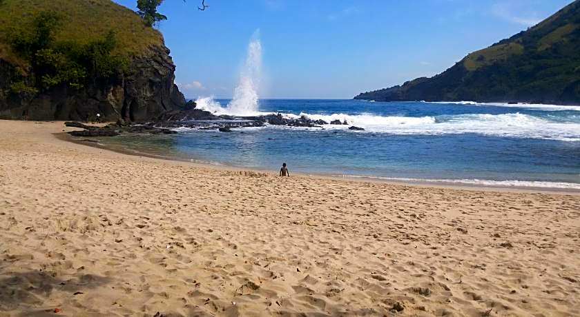 Sylvia Hotel Maumere