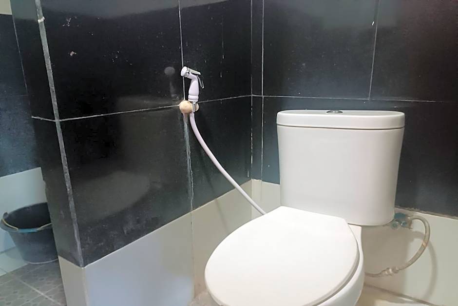 OYO 93485 Hotel Kenzie Sentani