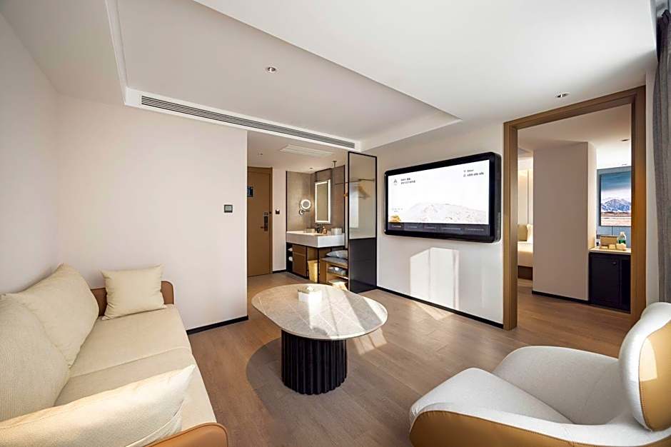Atour Hotel Dalian Donggang Business District Gangwan Plaza
