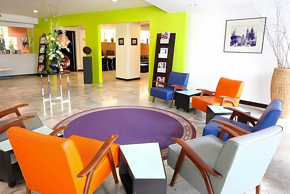 Reno Hotel Bangkok