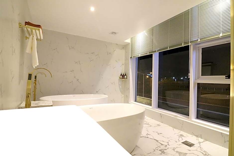 Gimhae Jangyu Stayin Hotel