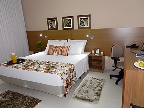 1 Queen Bed, Suite, Nonsmoking