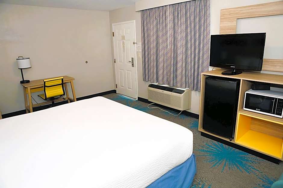 Days Inn by Wyndham East Albuquerque