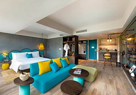 Swagger - One-Bedroom Suite with Free Benefit