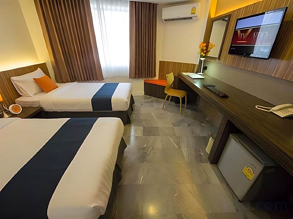 Dragon River Avenue Hotel