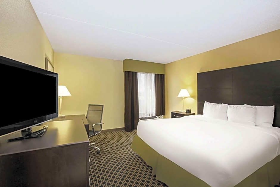 La Quinta Inn & Suites by Wyndham Salina