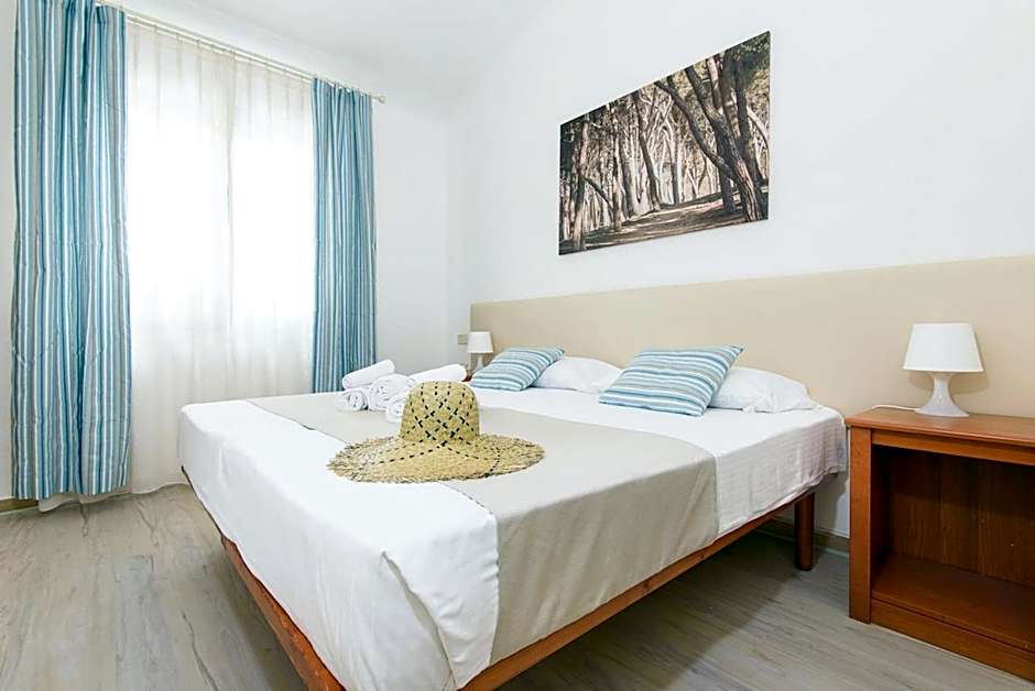 THR-ISA-Appartament plus with mezzanine, 4 beds, air conditioning and private outdoor area in Village with 6 swimming-pools