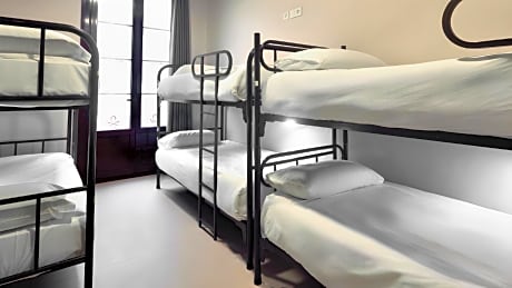Single Bed in Female Dormitory Room 6 pax with private bathroom