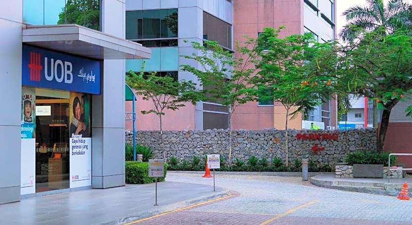 Lighthouse Hotel & Shortstay