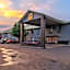 Yellowstone River Inn & Suites