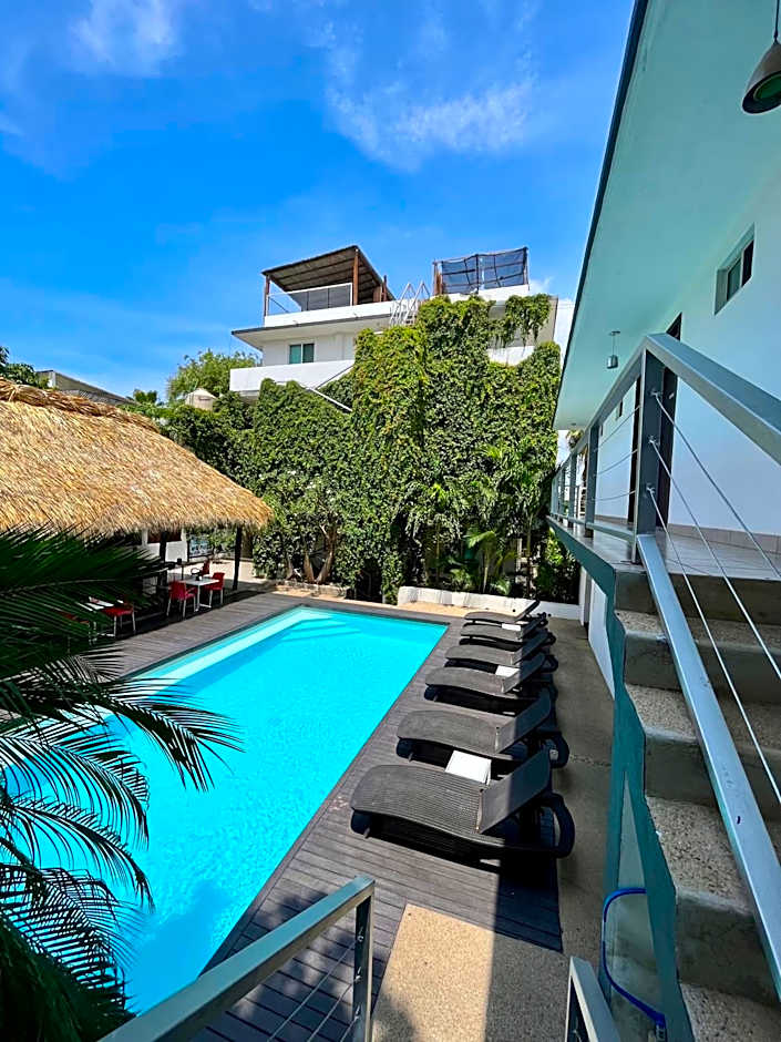 Hotel Aqualuna Cyclops