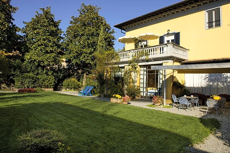 Al Porto Di Lucca B&B