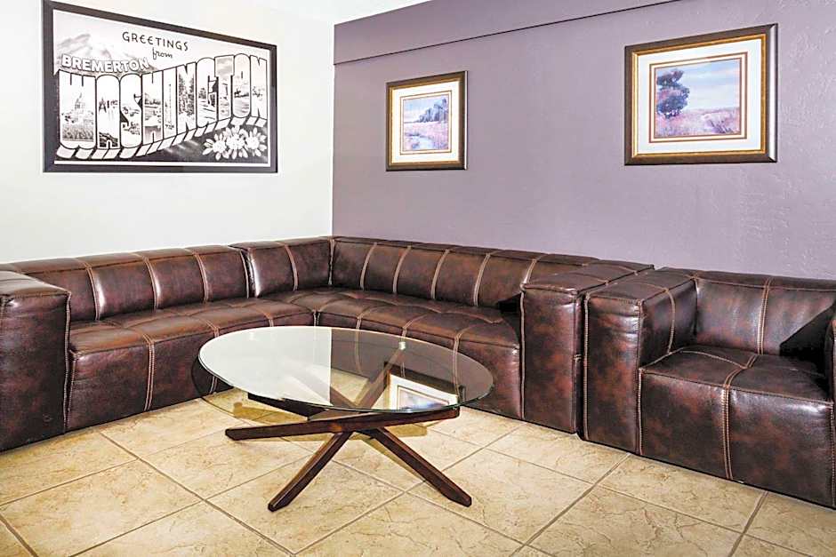 Super 8 by Wyndham Bremerton