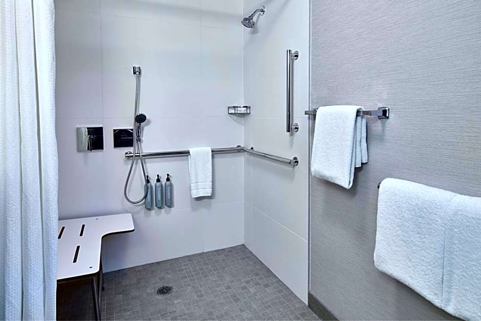 Courtyard By Marriott Detroit Livonia