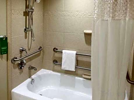 2Qn Mobility/Hearing Acc Ri Shower Nosmok