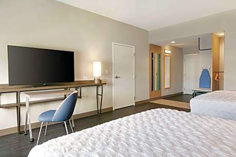 Queen Room with Two Queen Beds - Mobility and Hearing Access