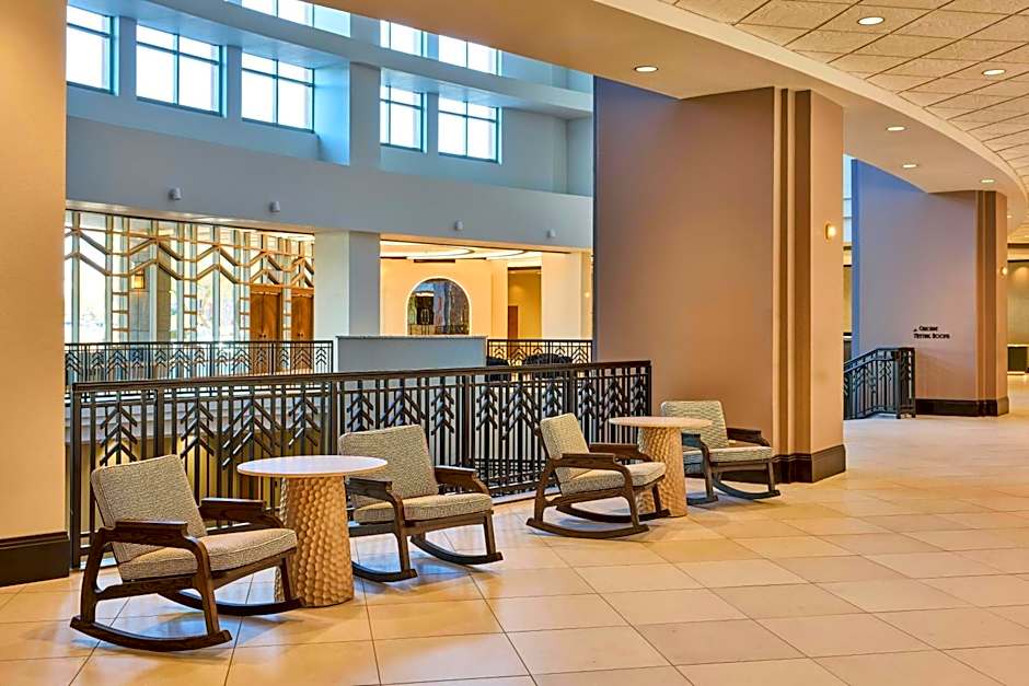 Renaissance® Phoenix Glendale Hotel & Conference Center