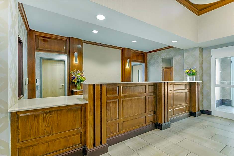 Best Western Plus River Escape Inn & Suites