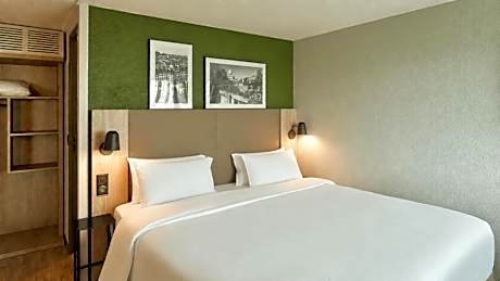 Superior Room - 1 King Bed