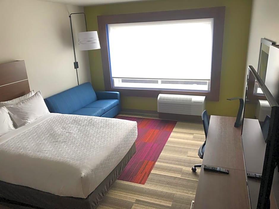 Holiday Inn Express & Suites Madison West - Middleton