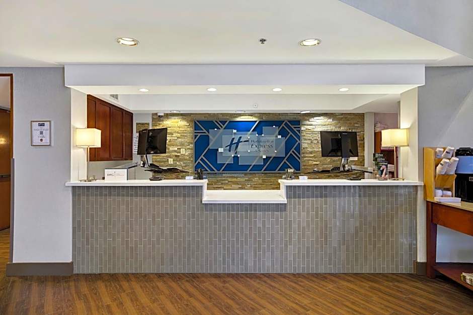 Holiday Inn Express & Suites Carpinteria By IHG