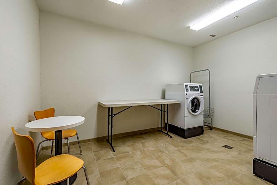 Motel 6-Mankato, MN